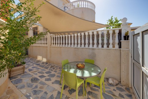 Resale - Chalet - Torrevieja - Aguas Nuevas