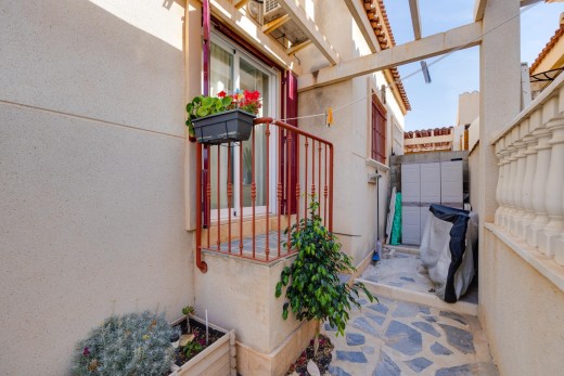 Resale - Chalet - Torrevieja - Aguas Nuevas