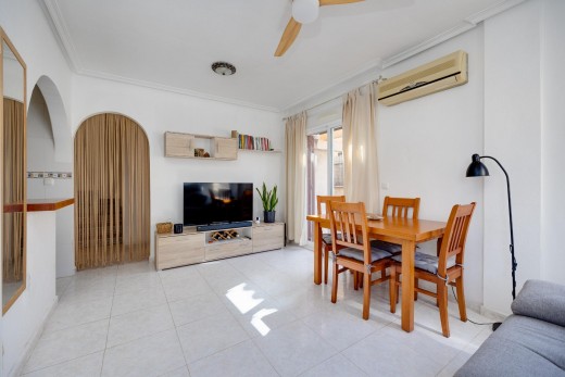 Resale - Chalet - Torrevieja - Aguas Nuevas