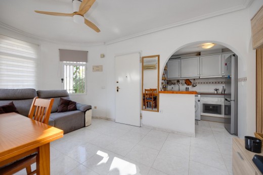 Resale - Chalet - Torrevieja - Aguas Nuevas
