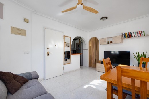 Resale - Chalet - Torrevieja - Aguas Nuevas