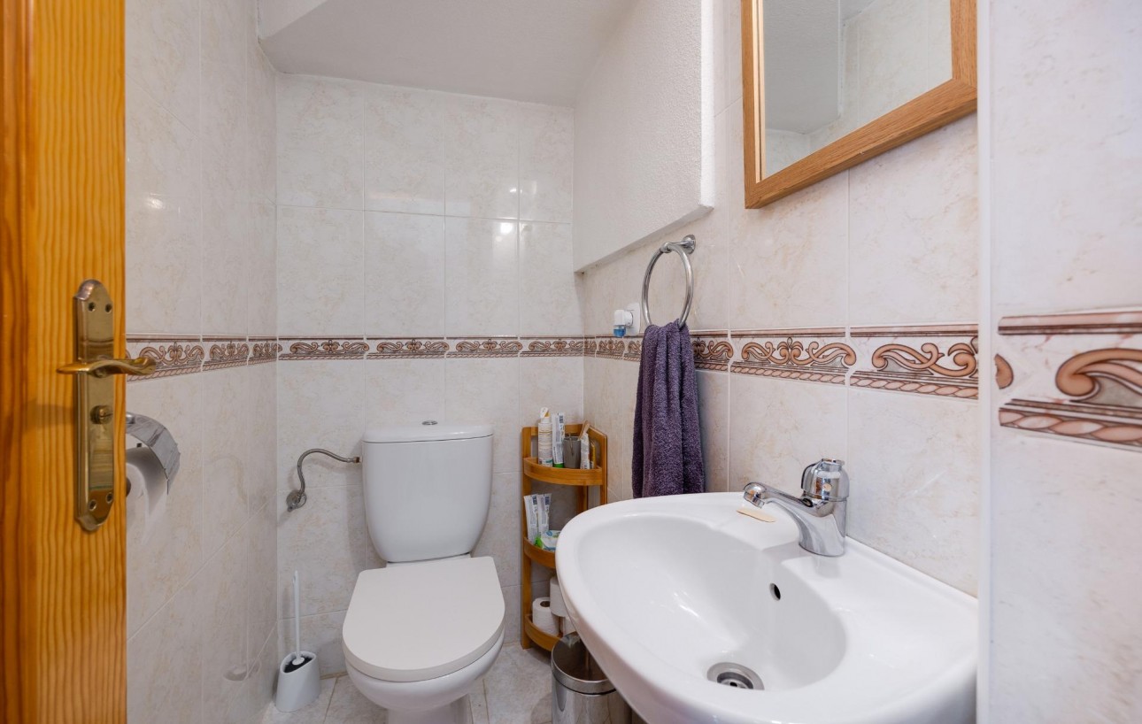 Resale - Chalet - Torrevieja - Aguas Nuevas