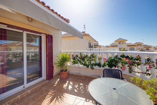 Resale - Chalet - Torrevieja - Aguas Nuevas