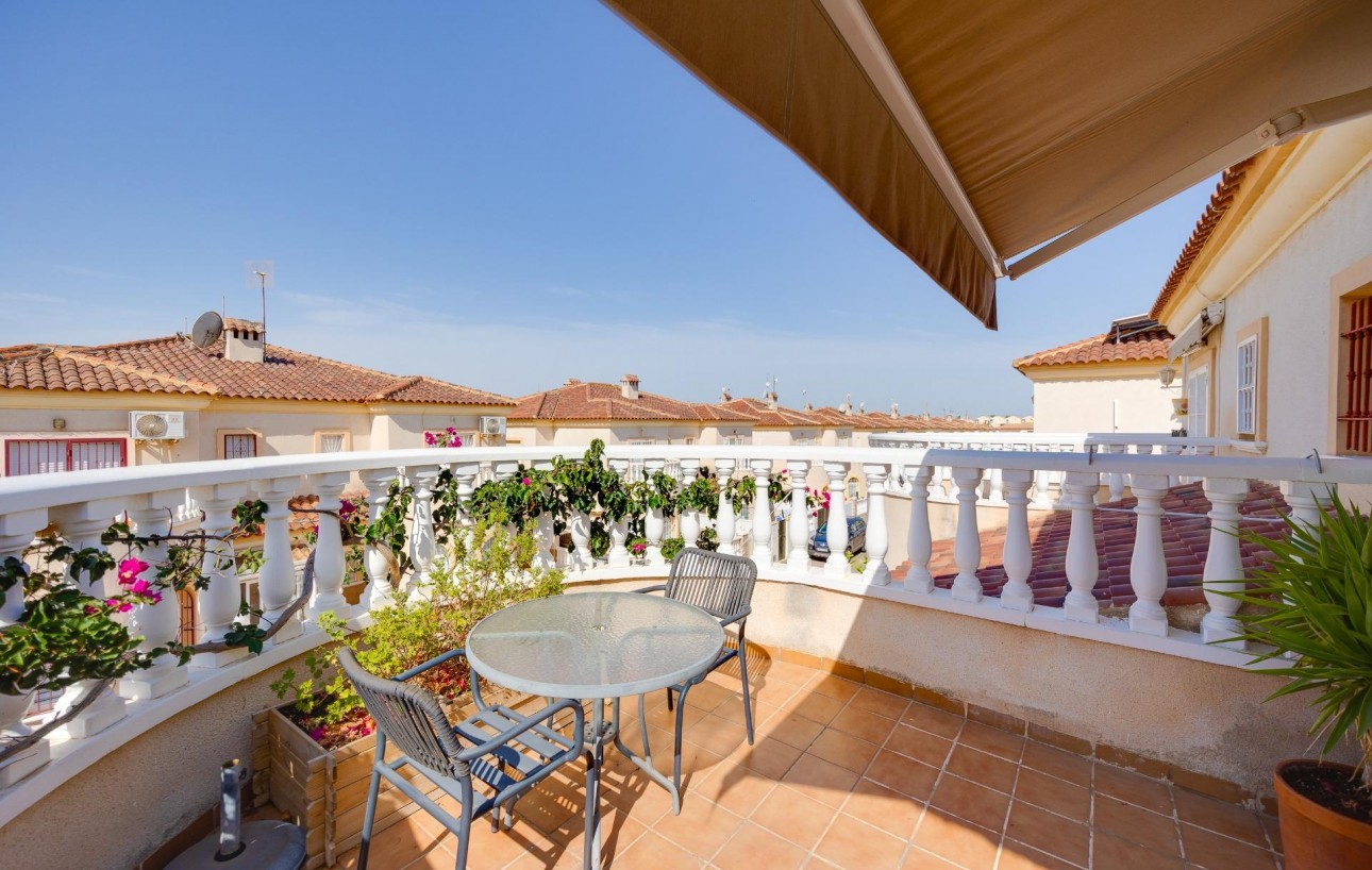 Resale - Chalet - Torrevieja - Aguas Nuevas