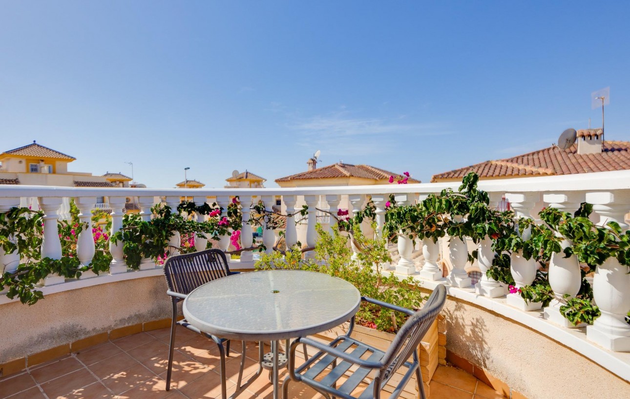 Resale - Chalet - Torrevieja - Aguas Nuevas