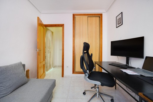 Resale - Chalet - Torrevieja - Aguas Nuevas