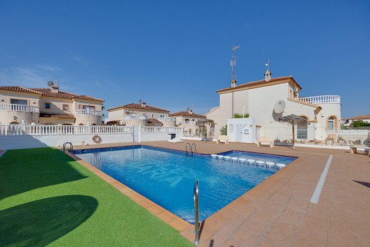 Resale - Chalet - Torrevieja - Aguas Nuevas