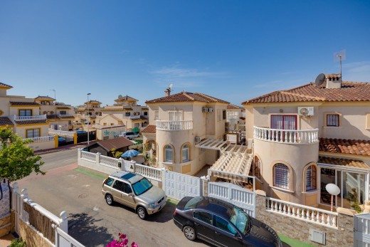 Resale - Chalet - Torrevieja - Aguas Nuevas