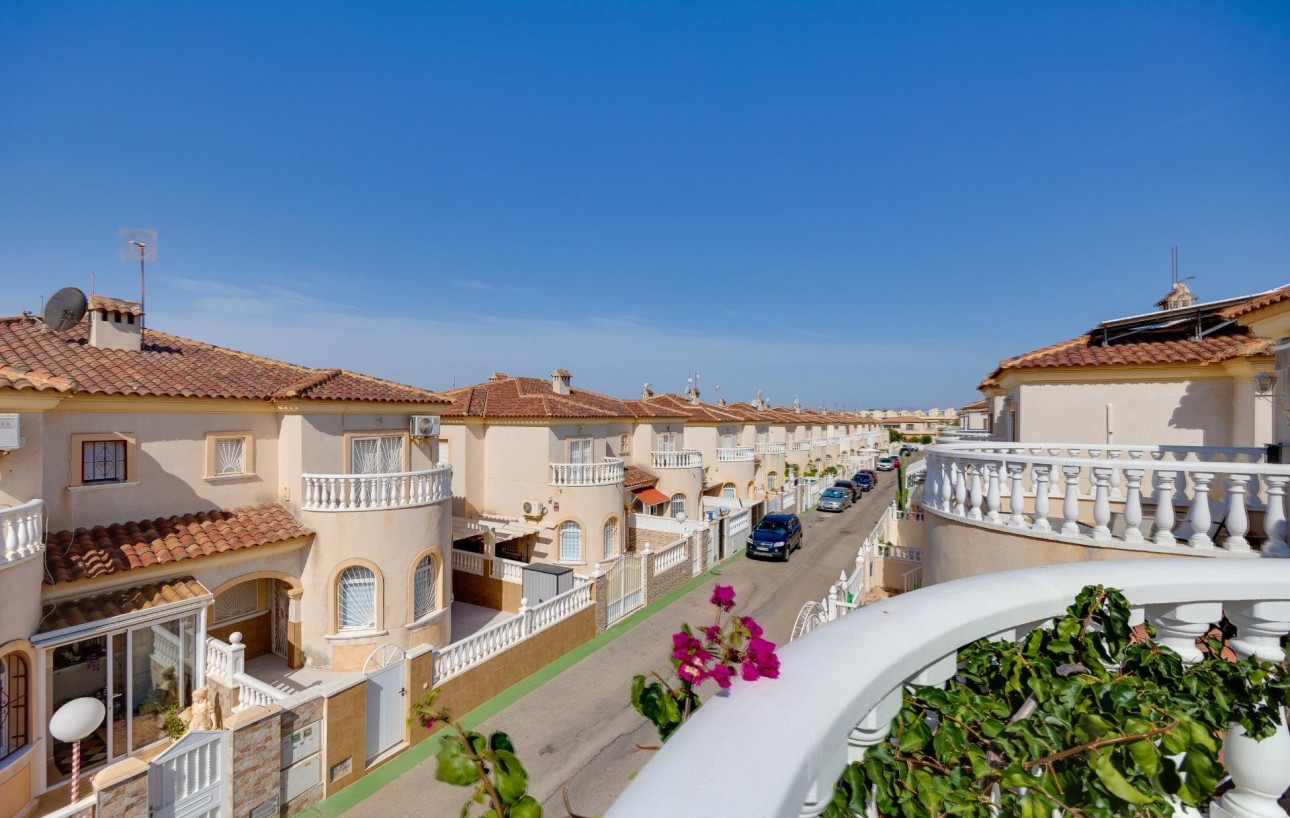 Resale - Chalet - Torrevieja - Aguas Nuevas