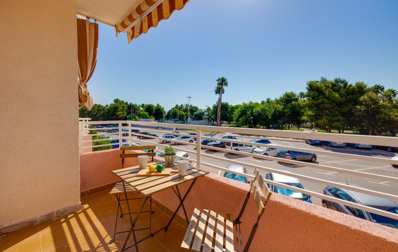Sale - Apartment - Torrevieja - Calas blanca