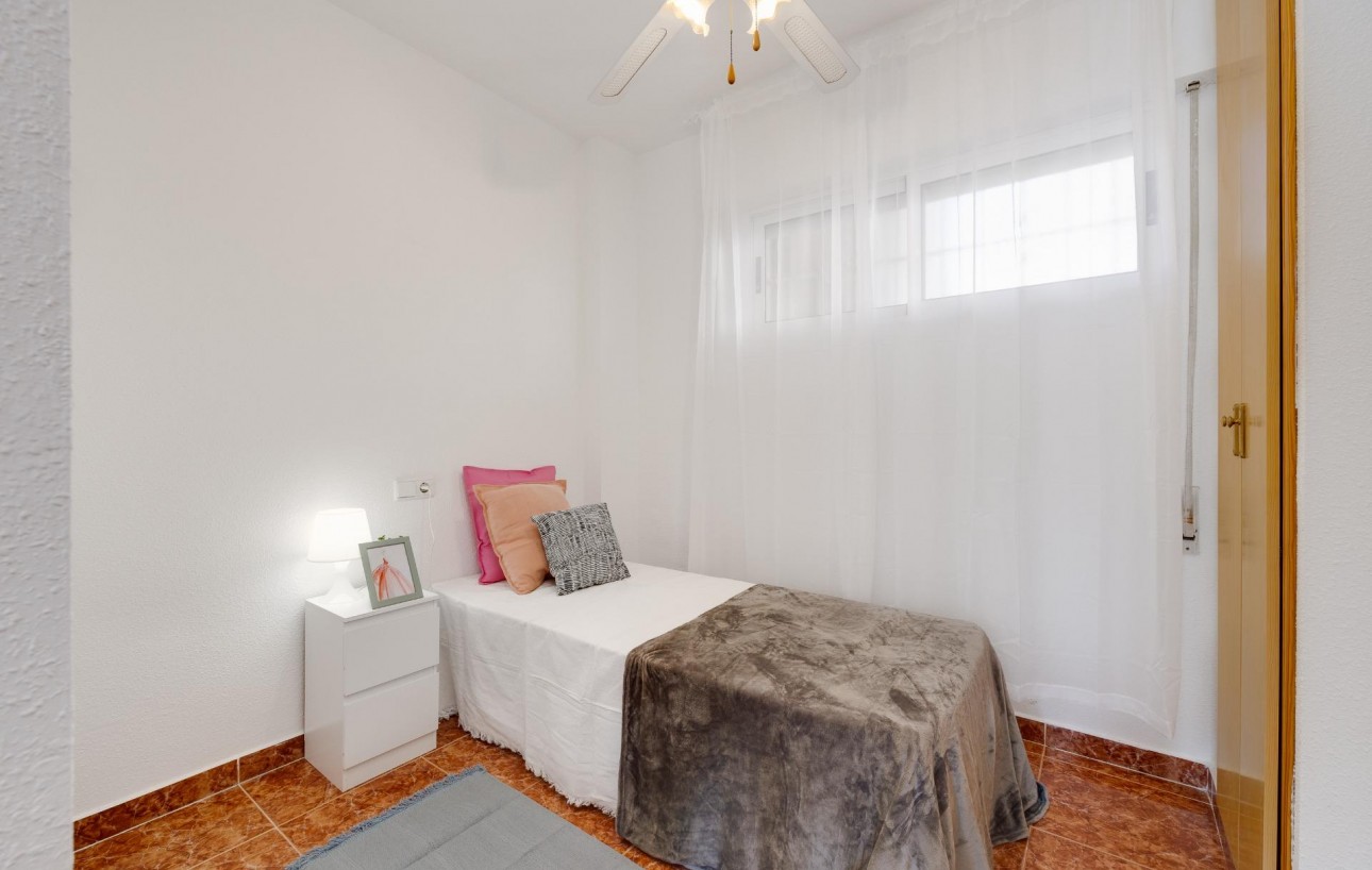 Sale - Apartment - Torrevieja - Calas blanca
