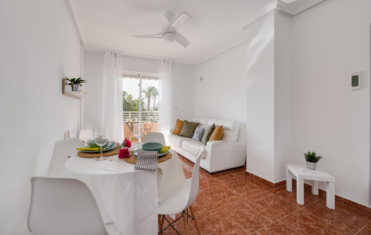 Sale - Apartment - Torrevieja - Calas blanca