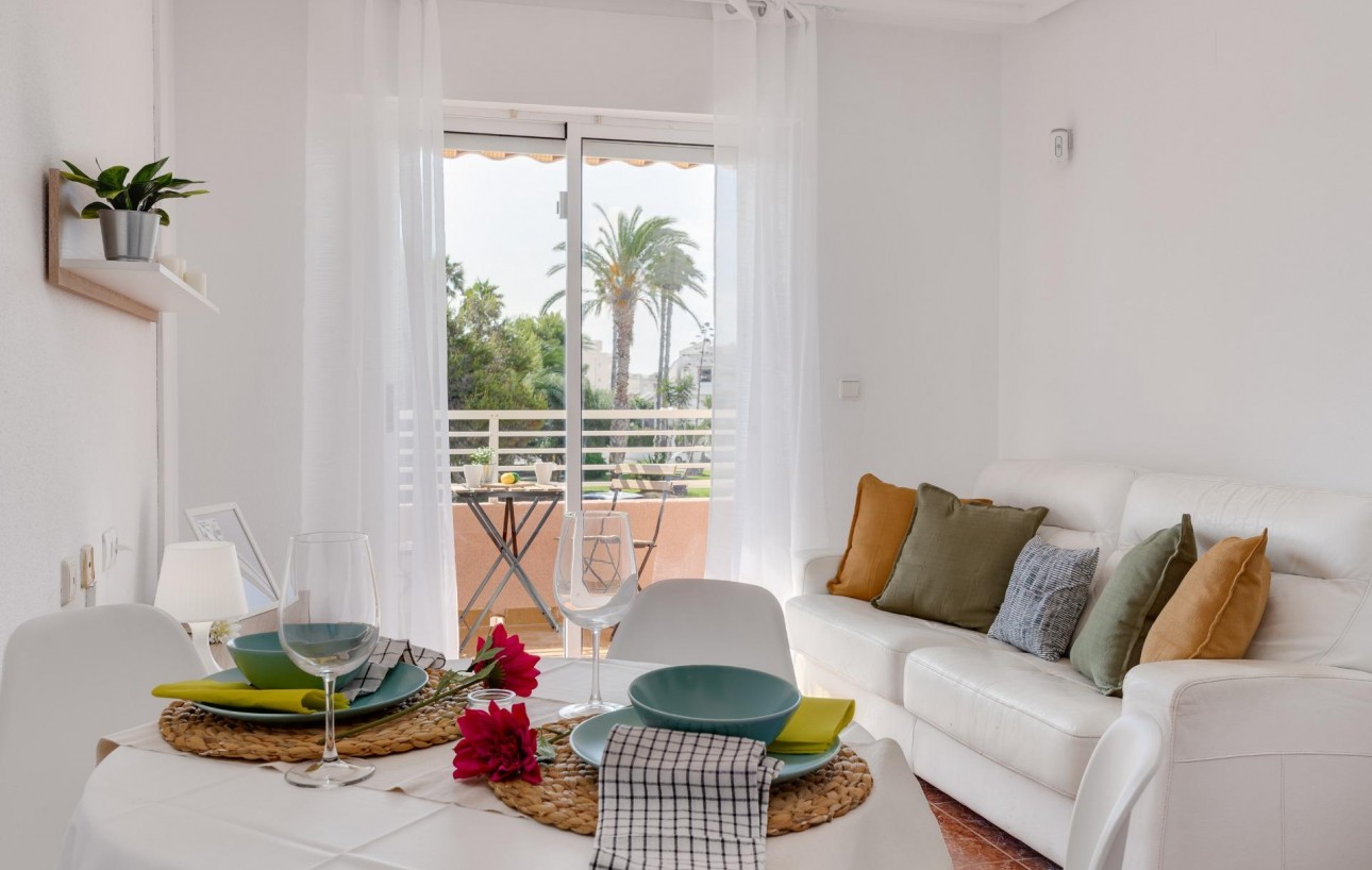 Sale - Apartment - Torrevieja - Calas blanca
