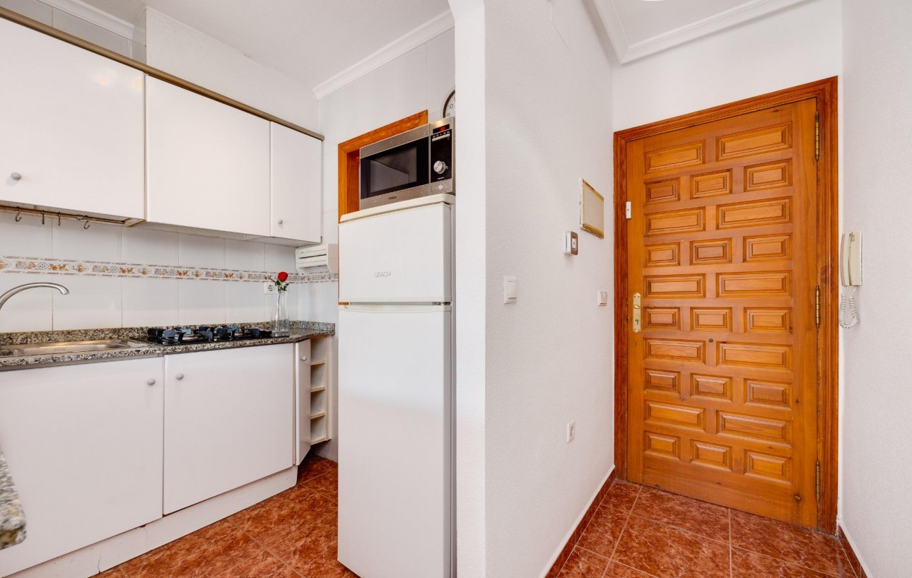 Sale - Apartment - Torrevieja - Calas blanca