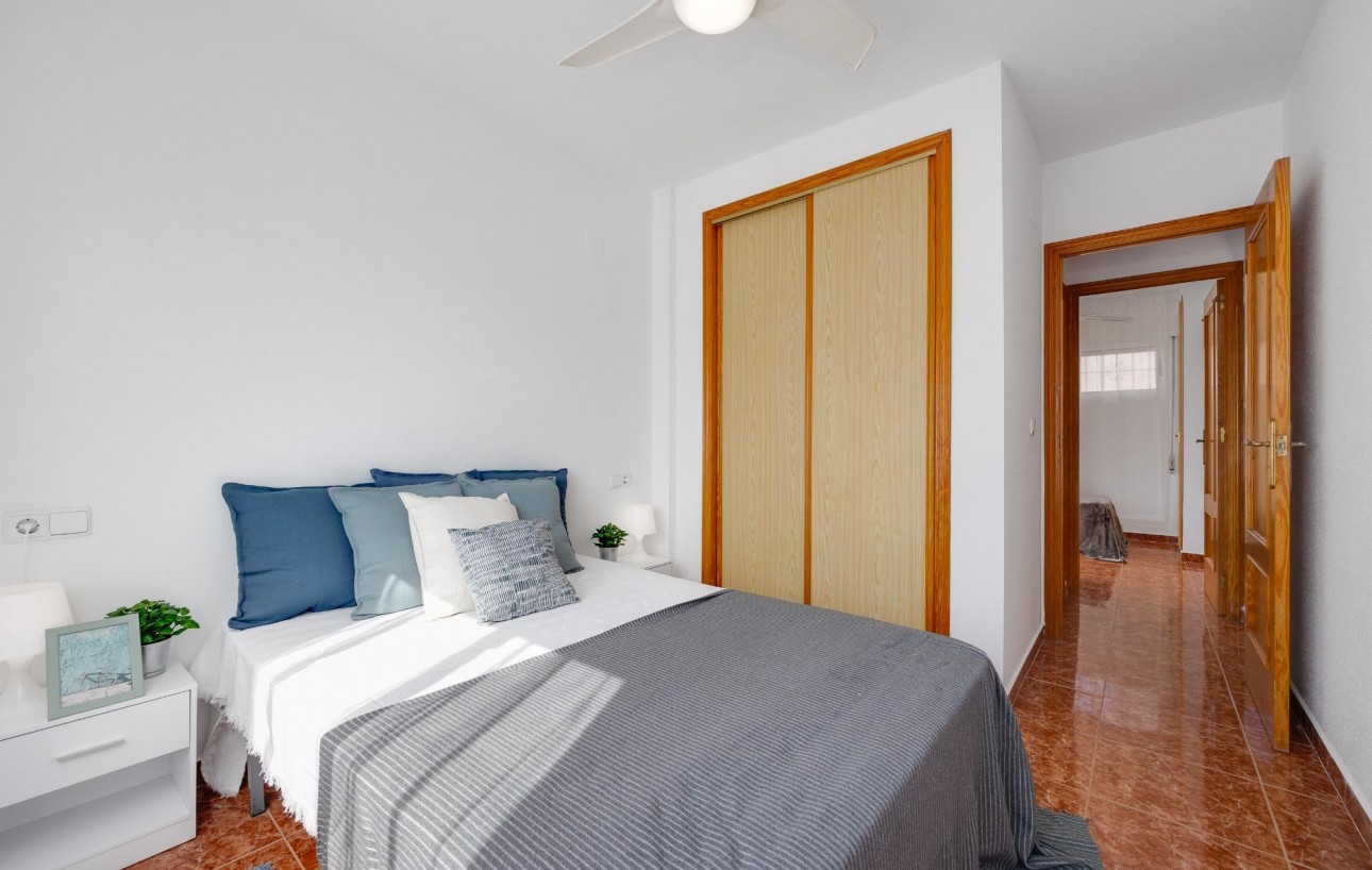 Sale - Apartment - Torrevieja - Calas blanca