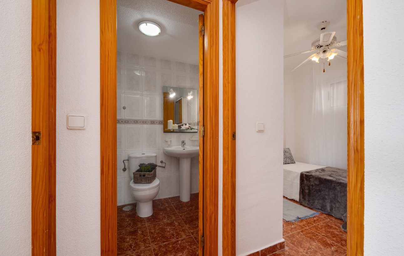 Sale - Apartment - Torrevieja - Calas blanca