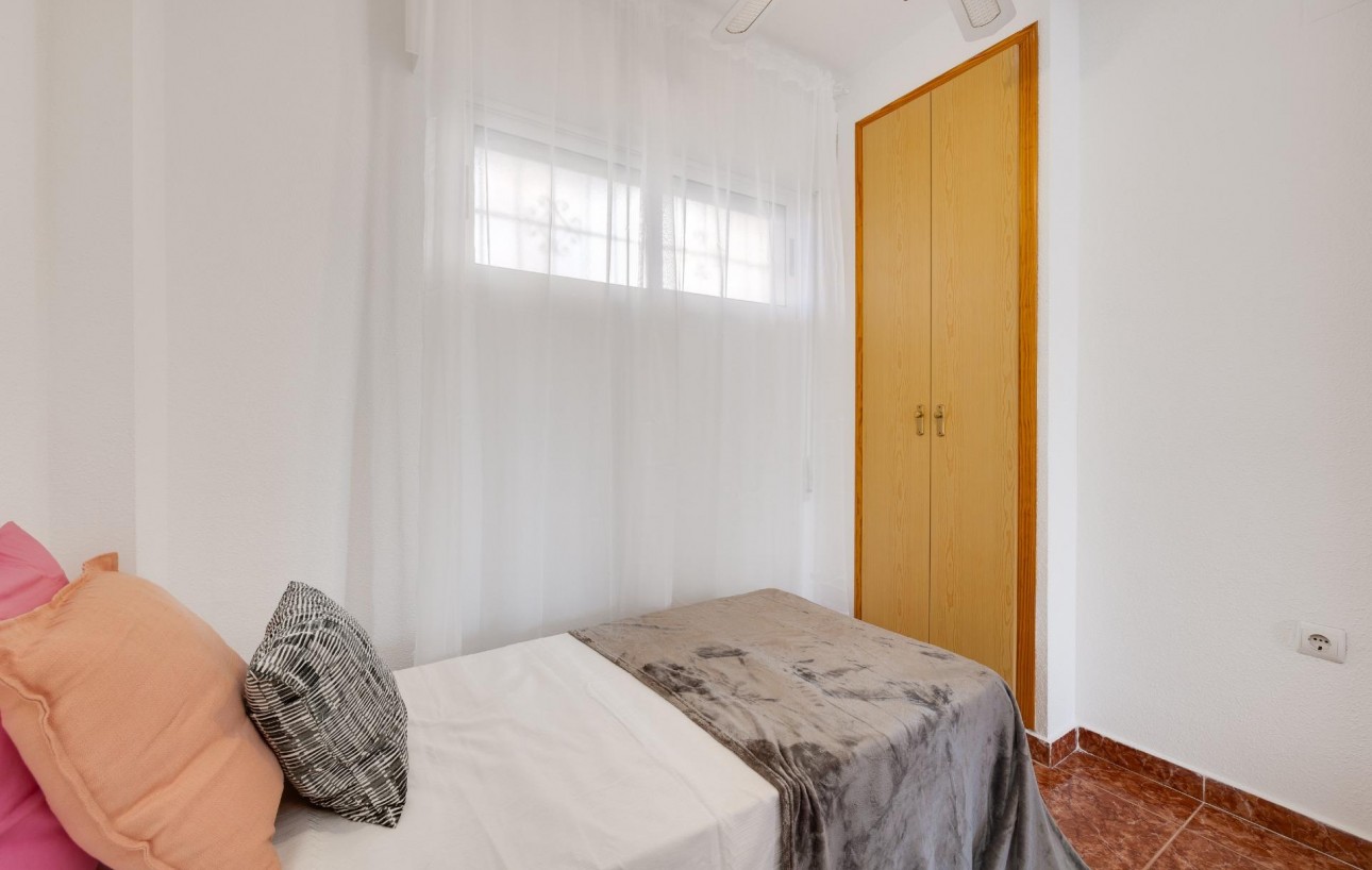 Sale - Apartment - Torrevieja - Calas blanca