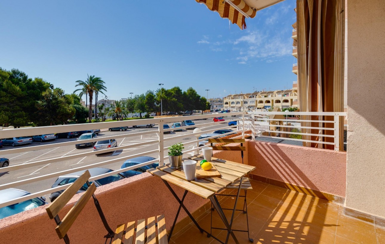 Sale - Apartment - Torrevieja - Calas blanca