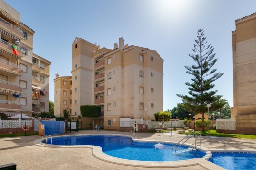 Sale - Apartment - Torrevieja - Calas blanca