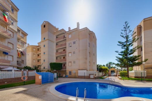 Sale - Apartment - Torrevieja - Calas blanca