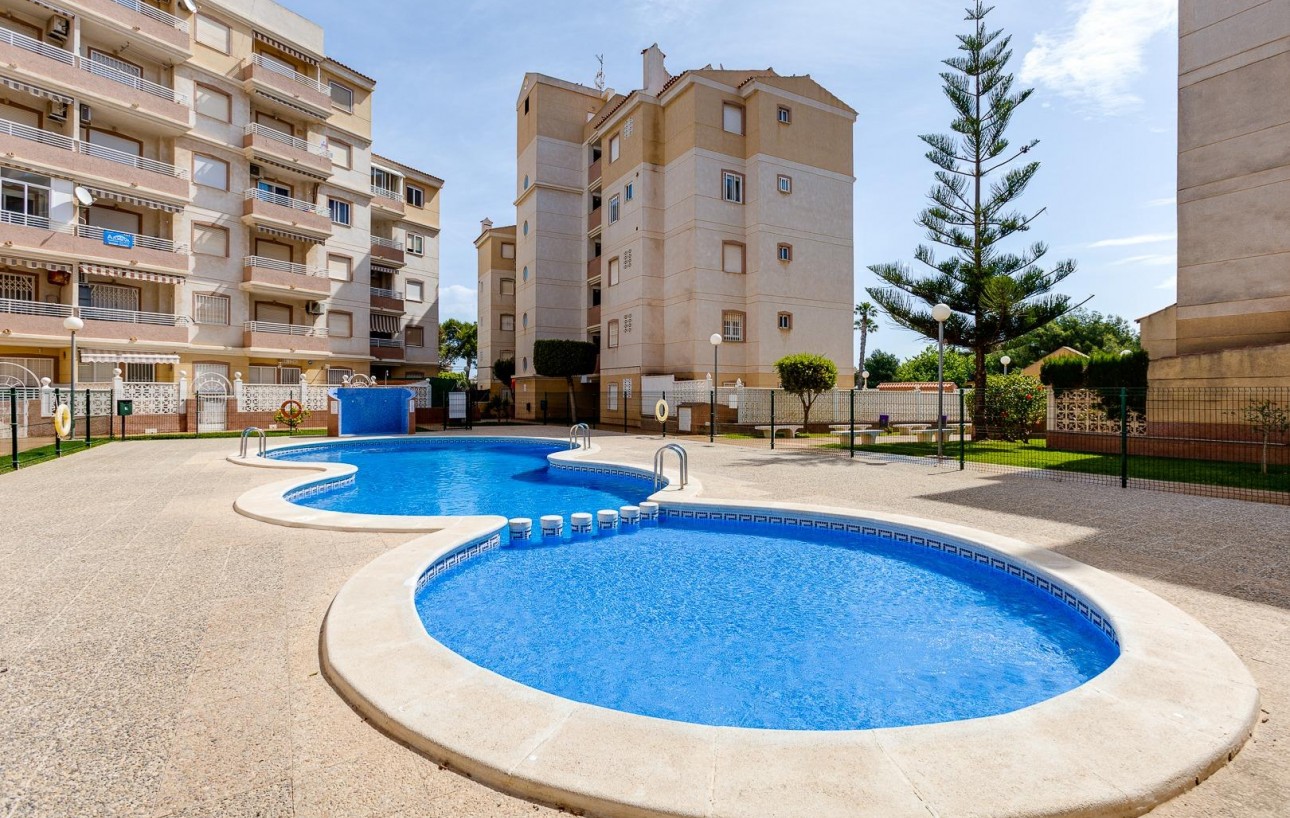Sale - Apartment - Torrevieja - Calas blanca