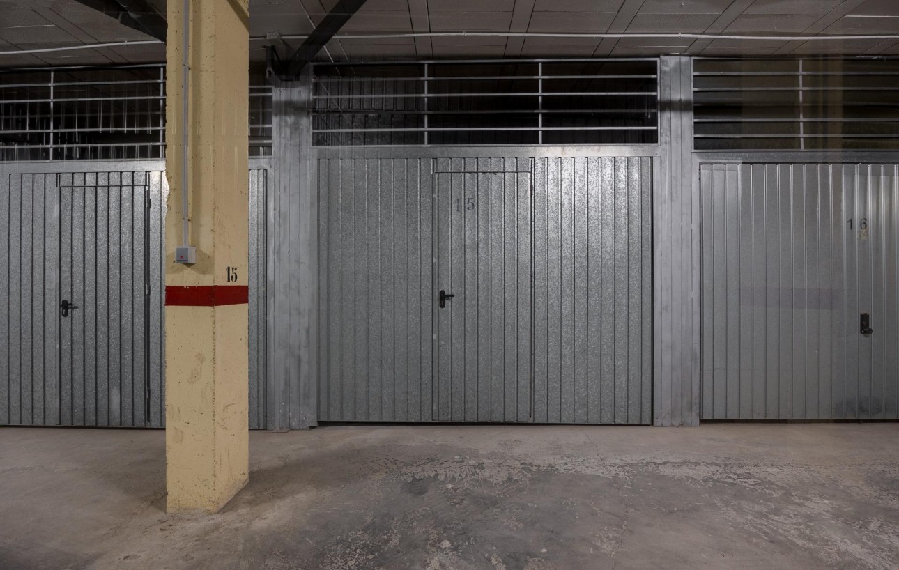 Resale - Garage - Torrevieja - Aguas Nuevas