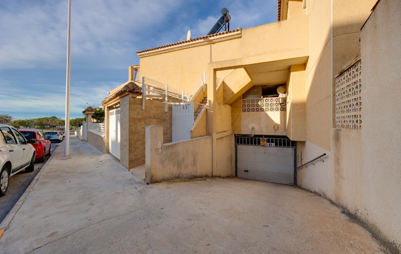 Resale - Garage - Torrevieja - Aguas Nuevas
