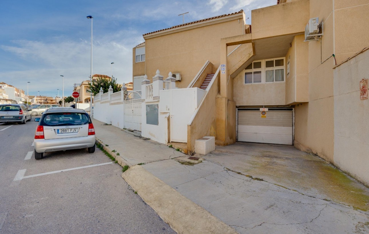 Resale - Garage - Torrevieja - Aguas Nuevas