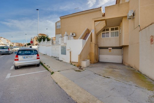 Resale - Garage - Torrevieja - Aguas Nuevas