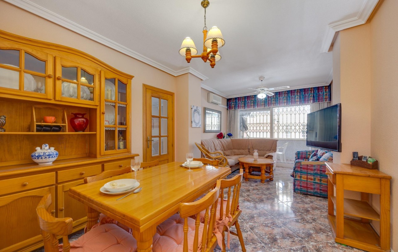 Sale - Apartment - Torrevieja - Playa de los locos