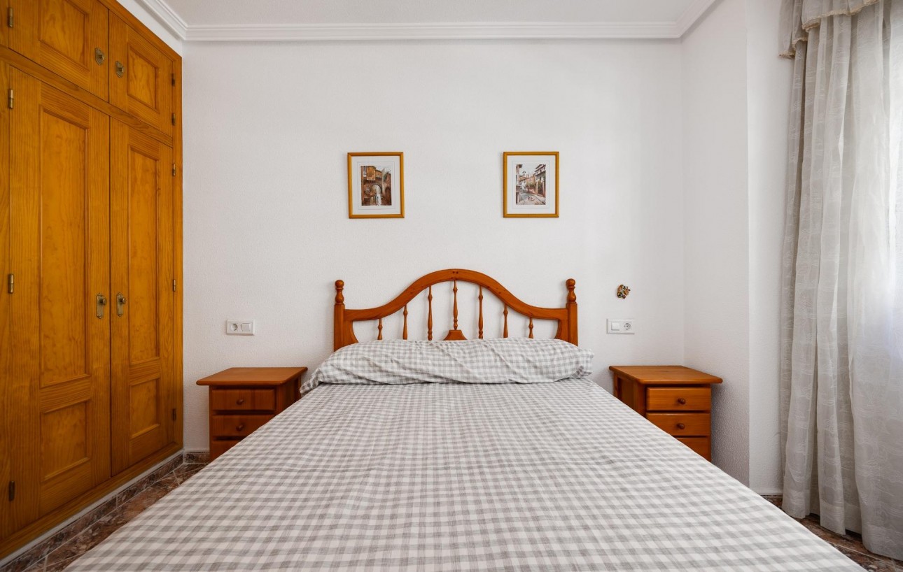 Sale - Apartment - Torrevieja - Playa de los locos