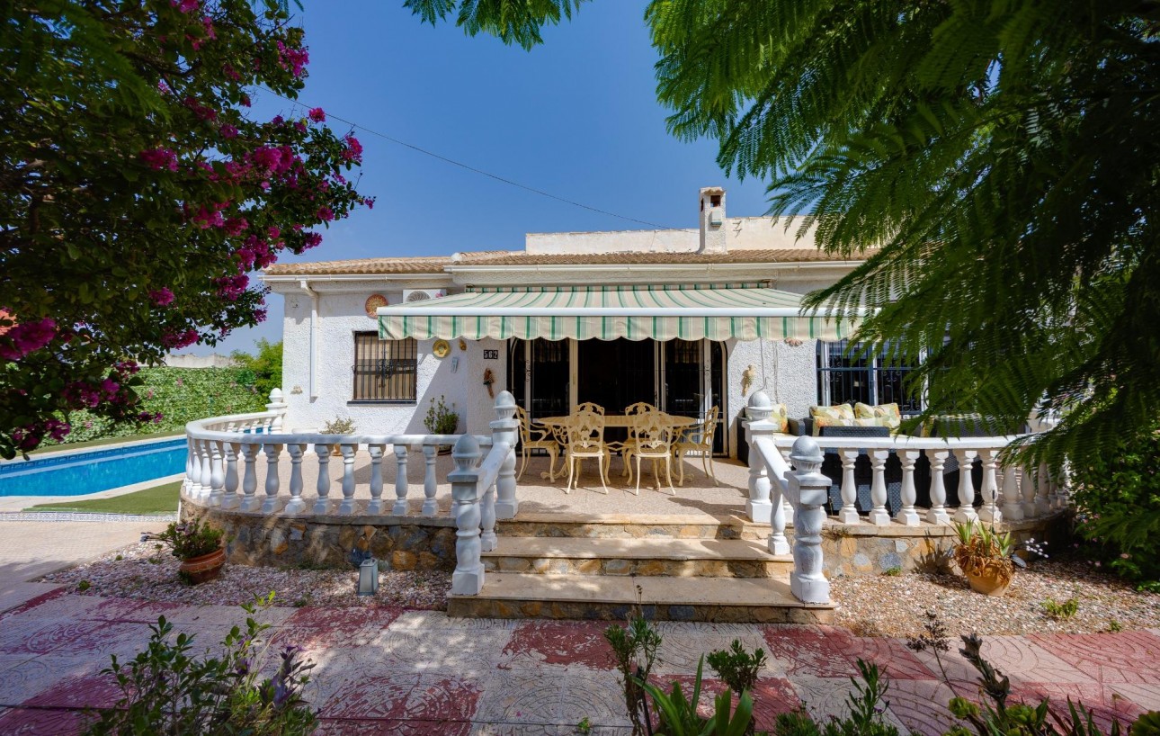 Resale - Chalet - Torrevieja - La Siesta - El Salado - Torreta