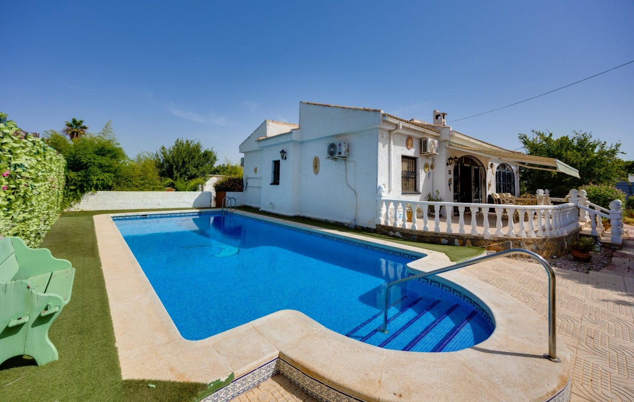 Resale - Chalet - Torrevieja - La Siesta - El Salado - Torreta