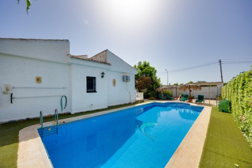 Resale - Chalet - Torrevieja - La Siesta - El Salado - Torreta