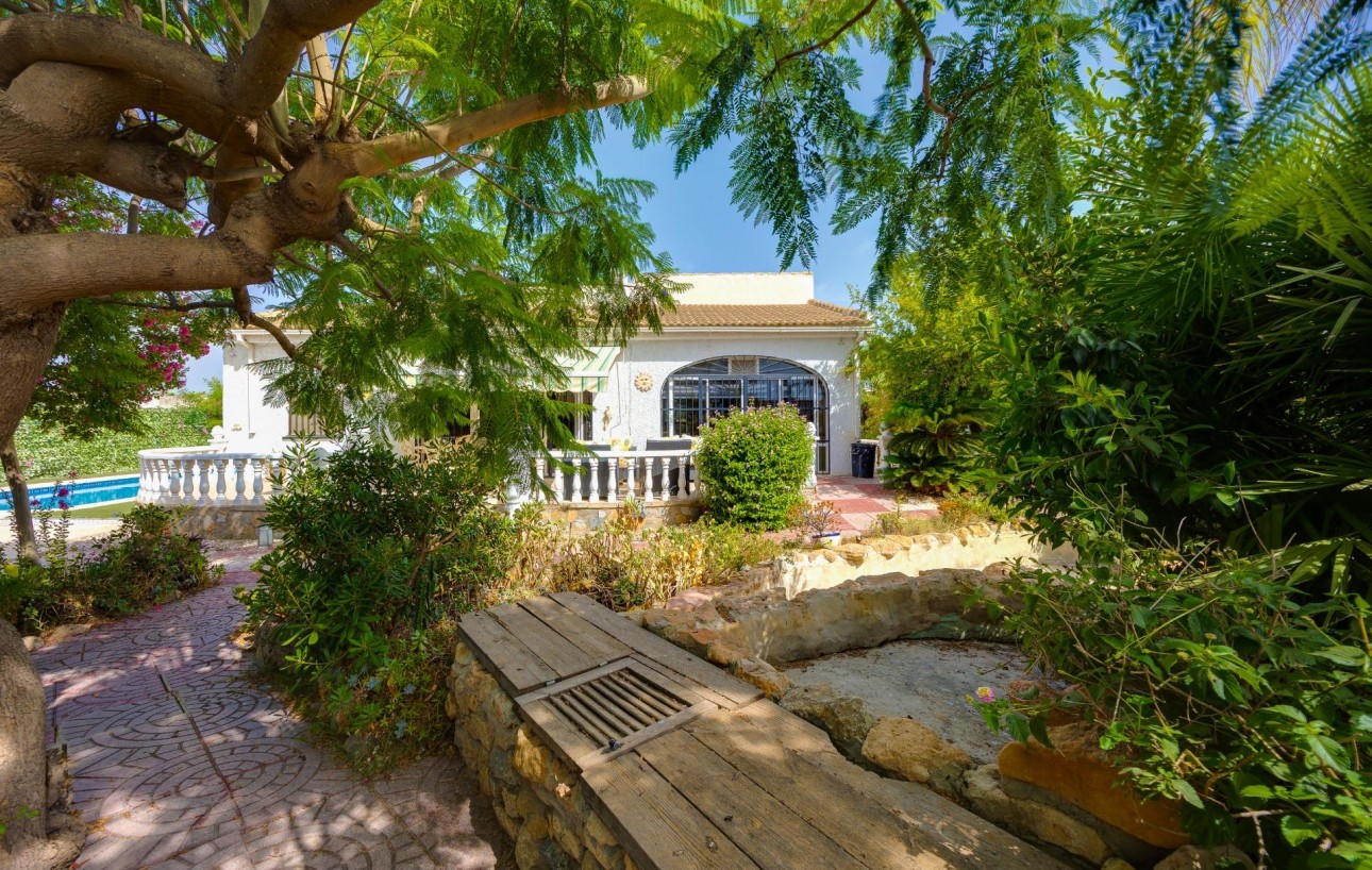Resale - Chalet - Torrevieja - La Siesta - El Salado - Torreta