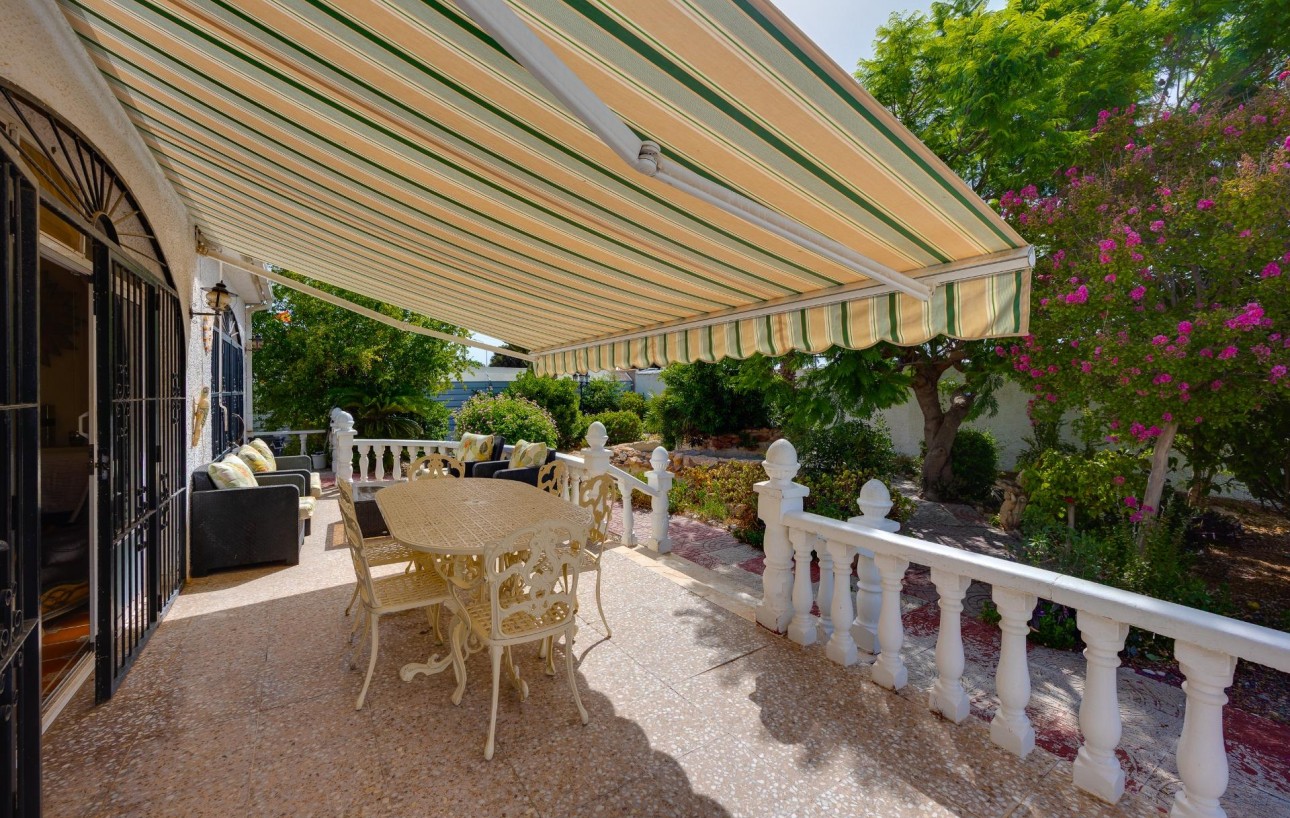 Resale - Chalet - Torrevieja - La Siesta - El Salado - Torreta
