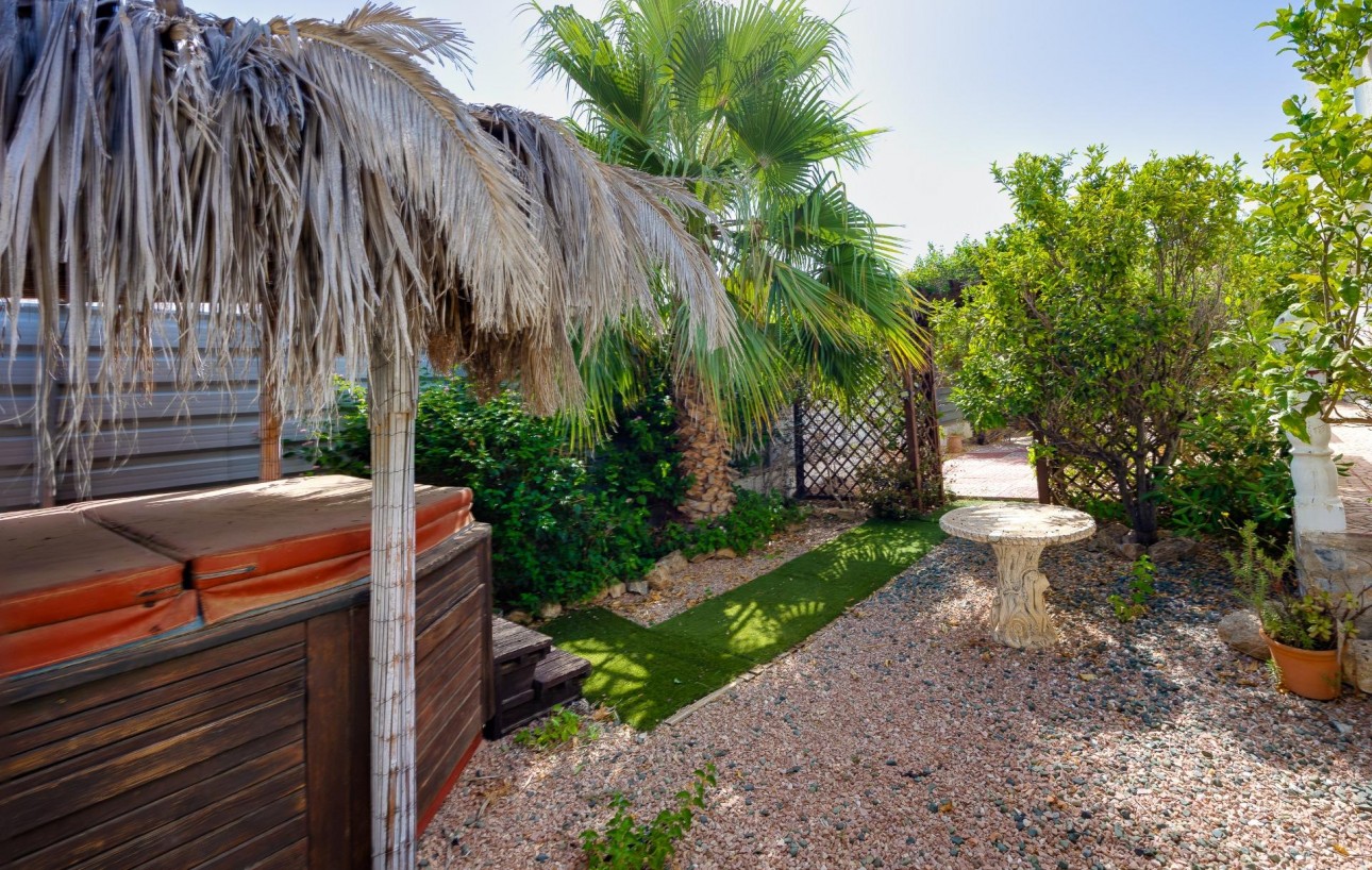 Resale - Chalet - Torrevieja - La Siesta - El Salado - Torreta