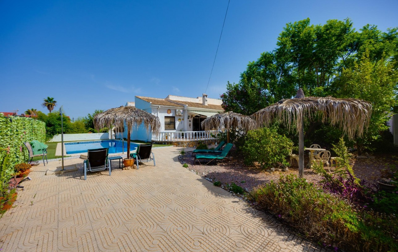 Resale - Chalet - Torrevieja - La Siesta - El Salado - Torreta