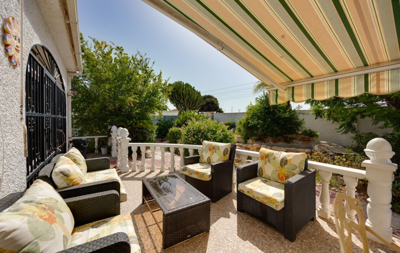 Resale - Chalet - Torrevieja - La Siesta - El Salado - Torreta