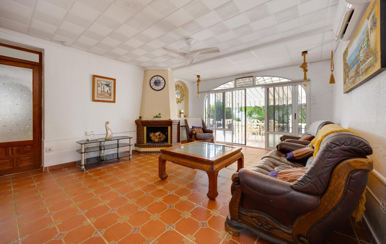 Resale - Chalet - Torrevieja - La Siesta - El Salado - Torreta