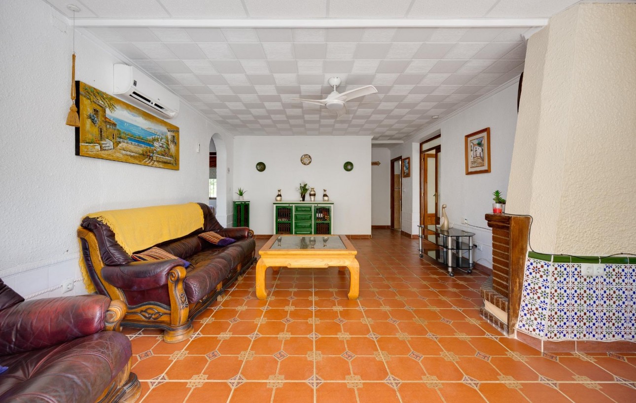 Resale - Chalet - Torrevieja - La Siesta - El Salado - Torreta