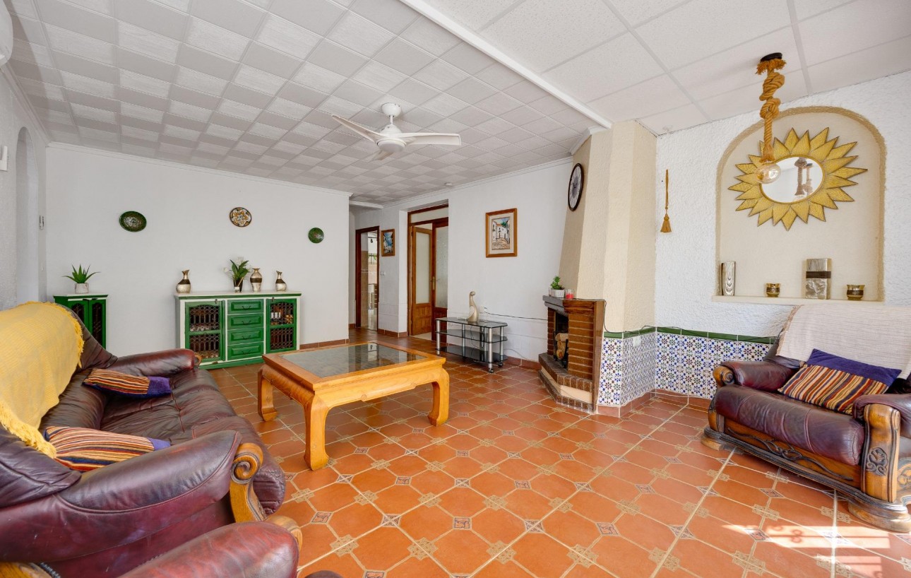 Resale - Chalet - Torrevieja - La Siesta - El Salado - Torreta