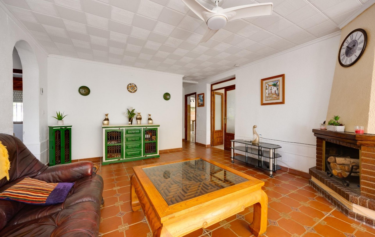 Resale - Chalet - Torrevieja - La Siesta - El Salado - Torreta