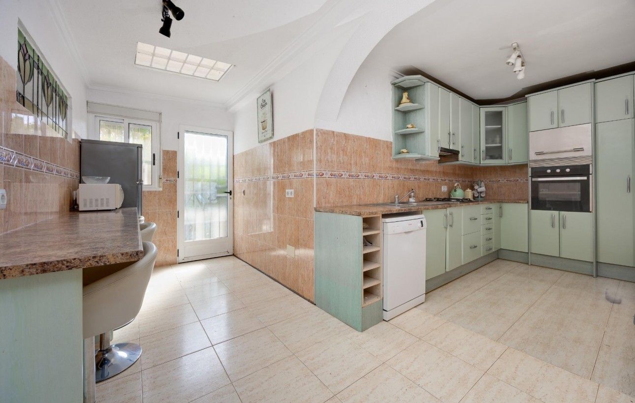 Resale - Chalet - Torrevieja - La Siesta - El Salado - Torreta