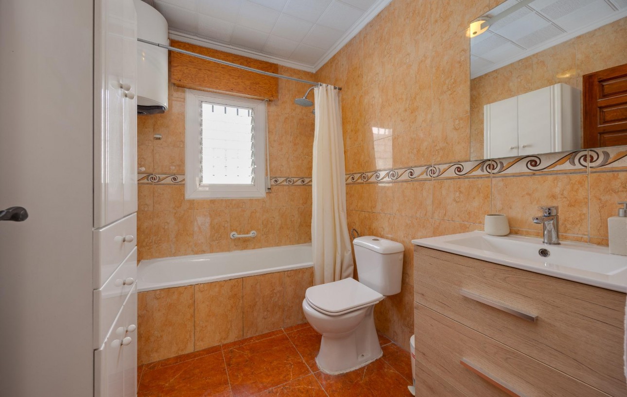 Resale - Chalet - Torrevieja - La Siesta - El Salado - Torreta