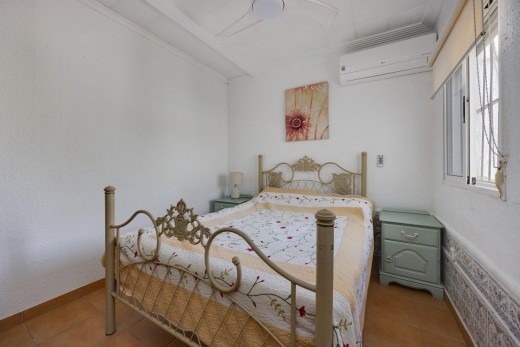 Resale - Chalet - Torrevieja - La Siesta - El Salado - Torreta