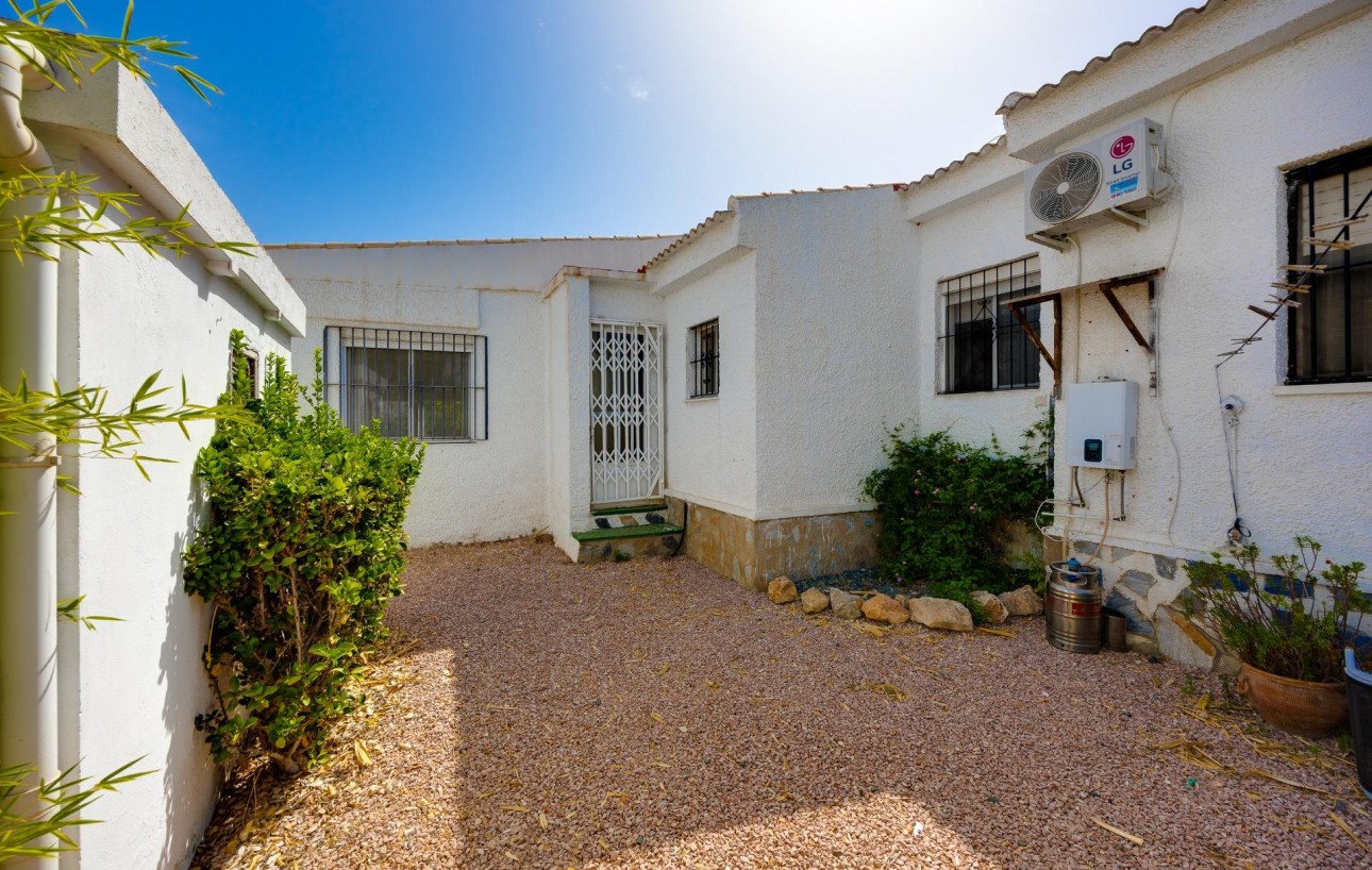 Resale - Chalet - Torrevieja - La Siesta - El Salado - Torreta