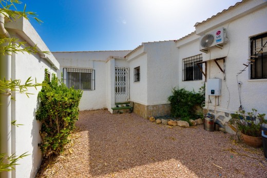 Resale - Chalet - Torrevieja - La Siesta - El Salado - Torreta