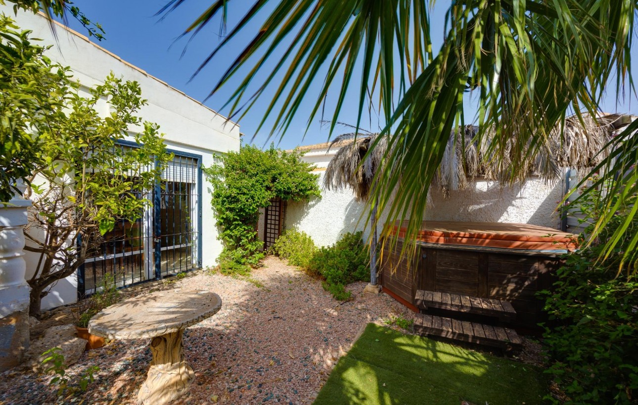 Resale - Chalet - Torrevieja - La Siesta - El Salado - Torreta