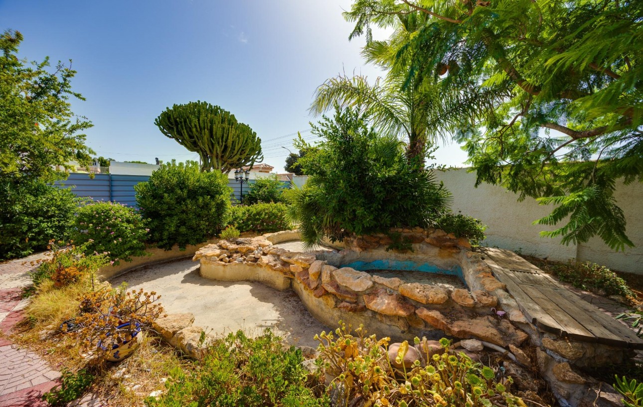 Resale - Chalet - Torrevieja - La Siesta - El Salado - Torreta